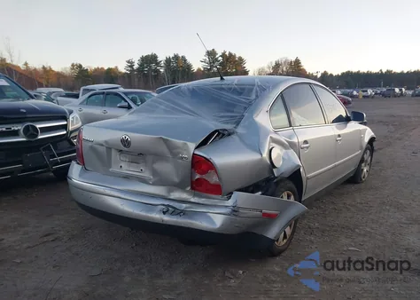 2003 Volkswagen Passat Glx from USA, damaged, VIN WVWRH63B83P271321